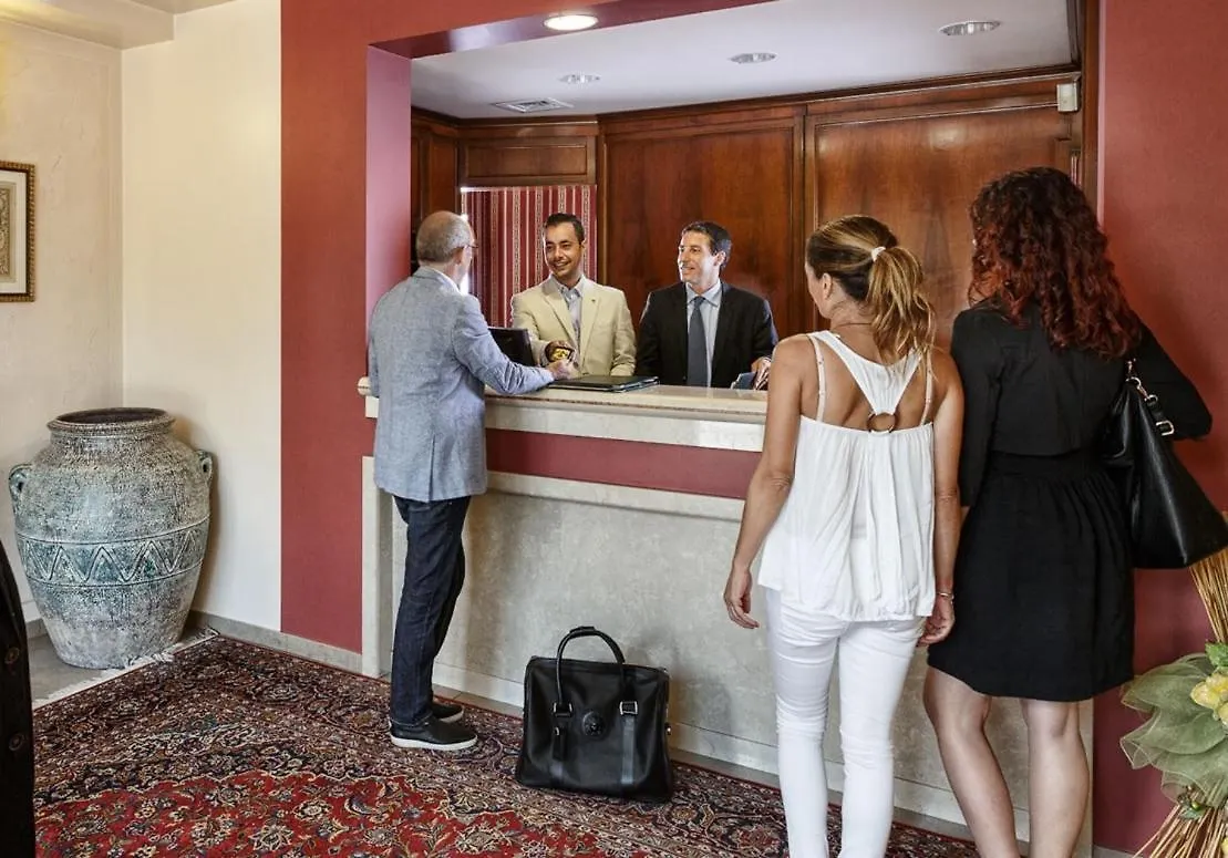 Hotel Daniel Basiano 4*,